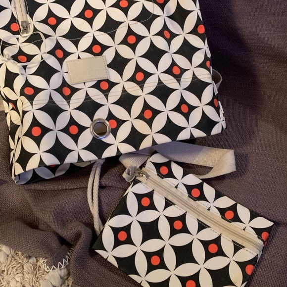5/$25 Audrey and Lewis backpack tote! - Picture 5 of 5